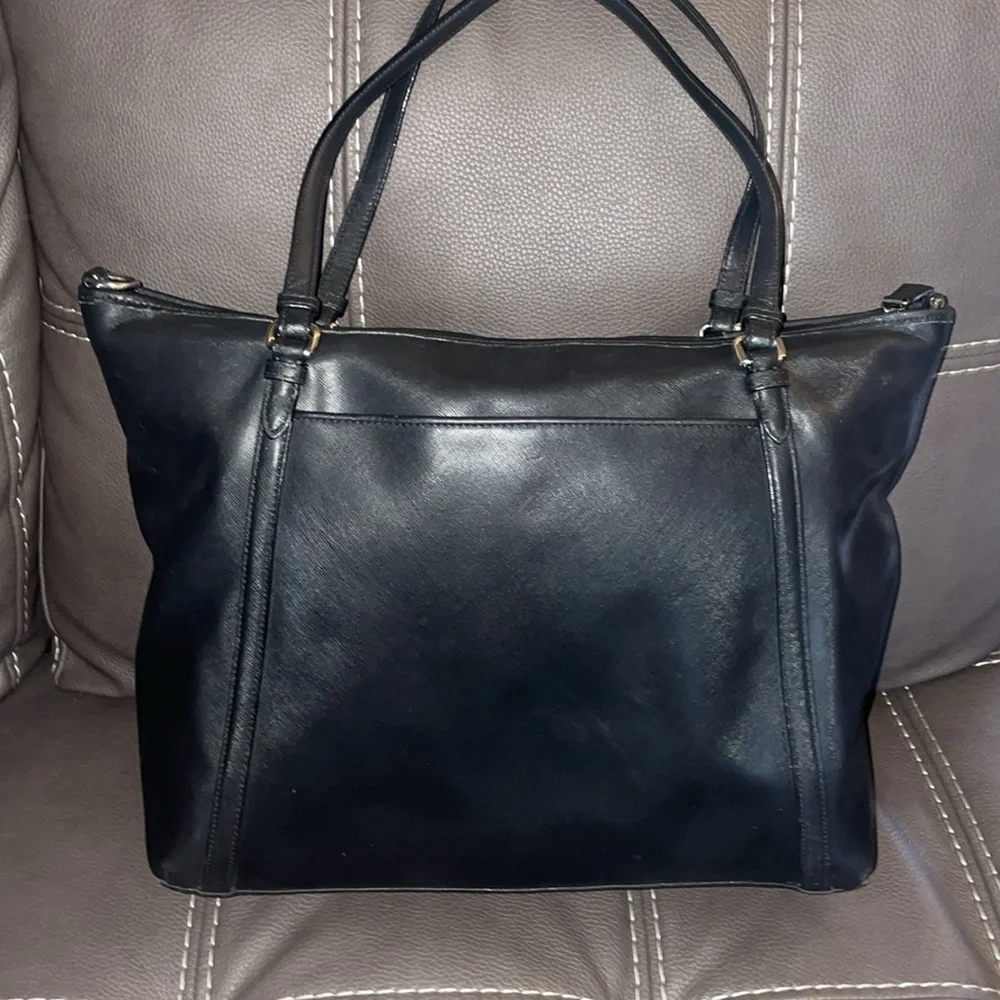 Coach shoulder bag preowned handles are cracking just at the shoulder area